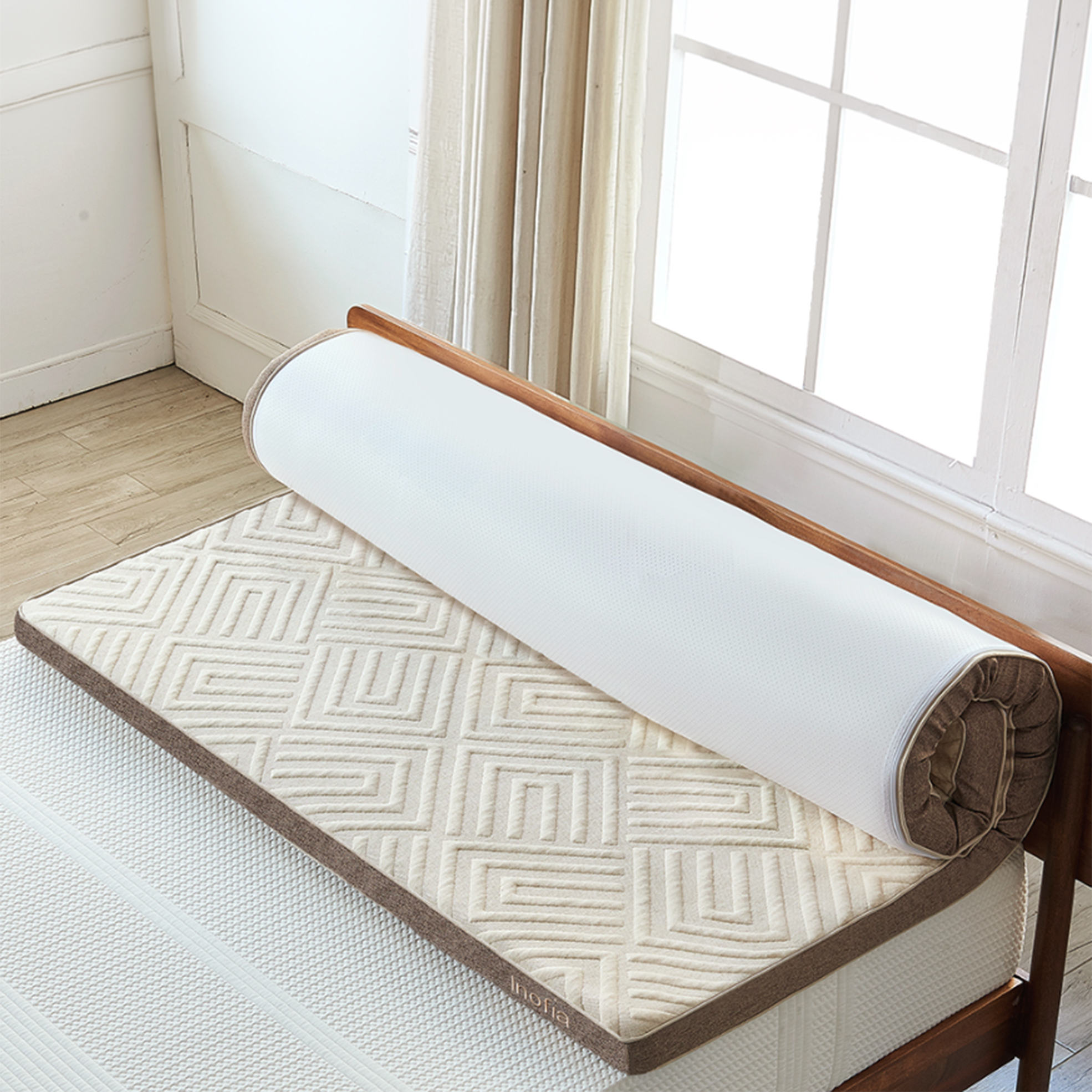 Leo Gel Memory Foam Mattress Topper