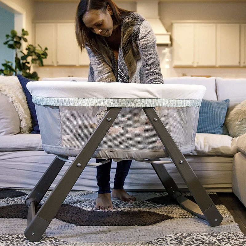 Classic Wallace Foldaway Rocking Bassinet