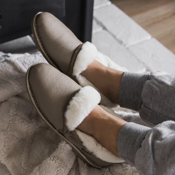 Ladies Genuine Sheepskin Oyster Slippers