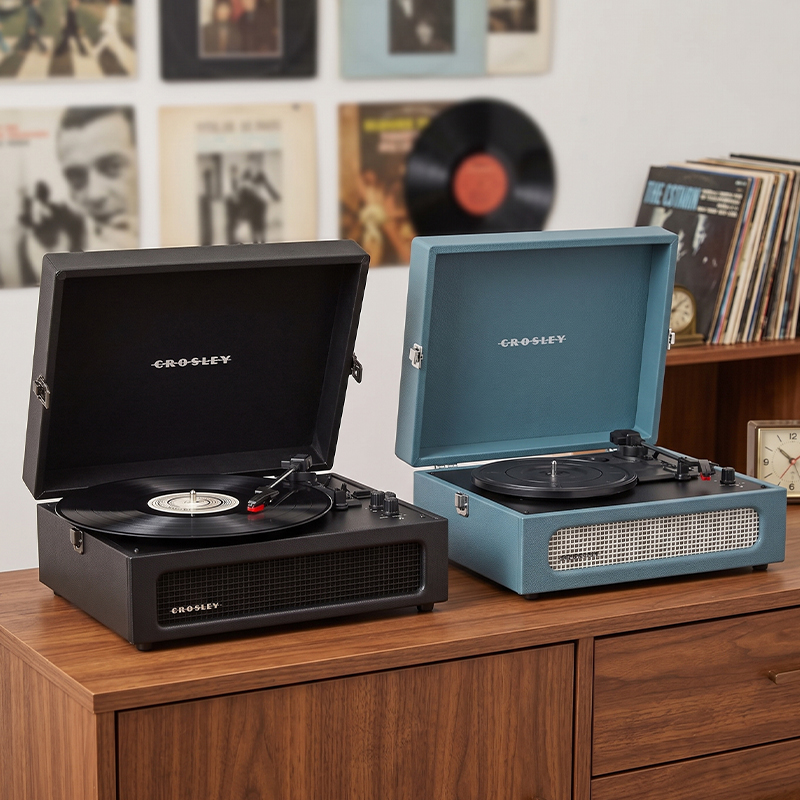 Voyager Turntable with Bluetooth