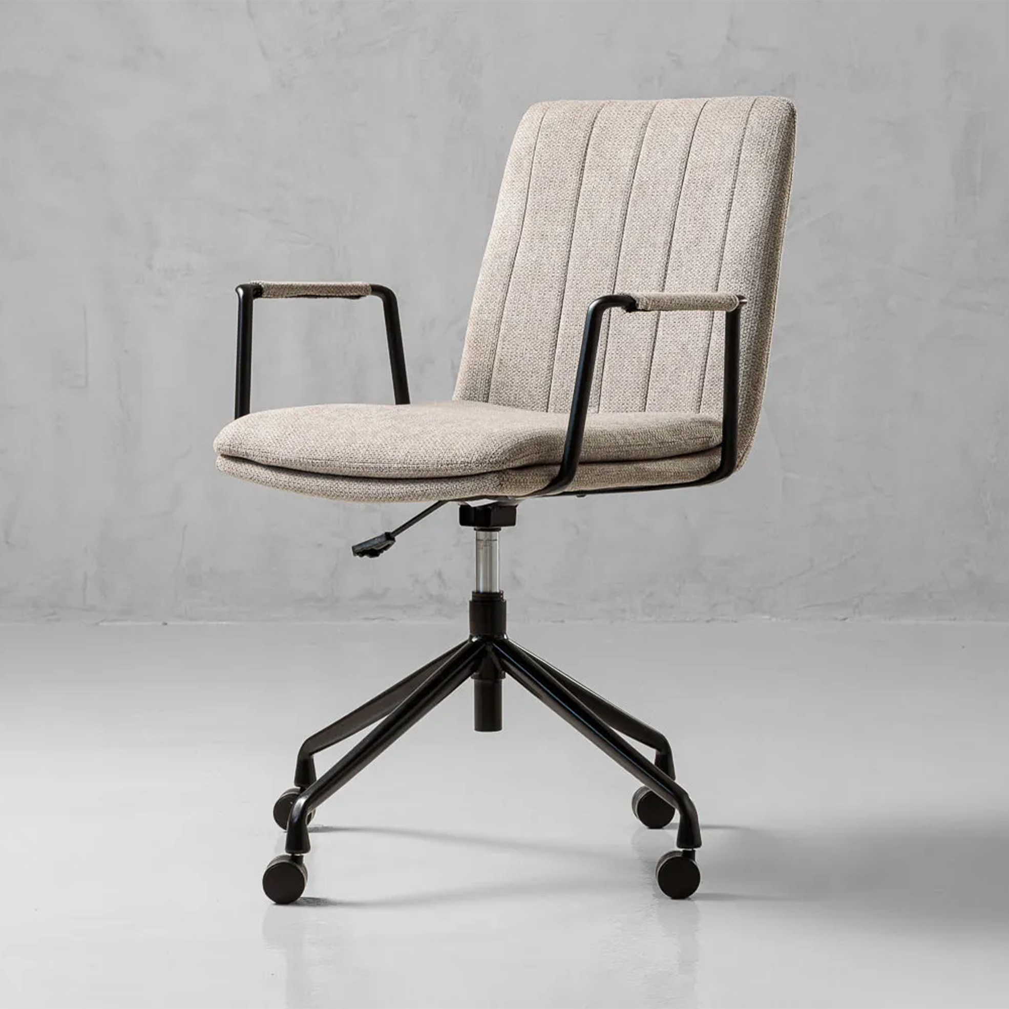 Dursley Ergonomic Office Chair — R2399 on OneDayOnly (was R3600)