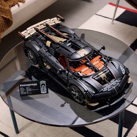 4104-Piece Koenigsegg Sadair's Spear Megacar