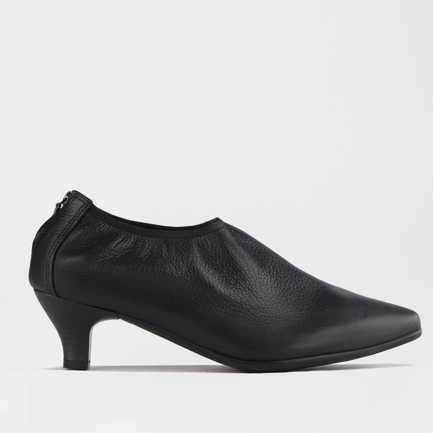 Ladies High Cut Heel Shoes
