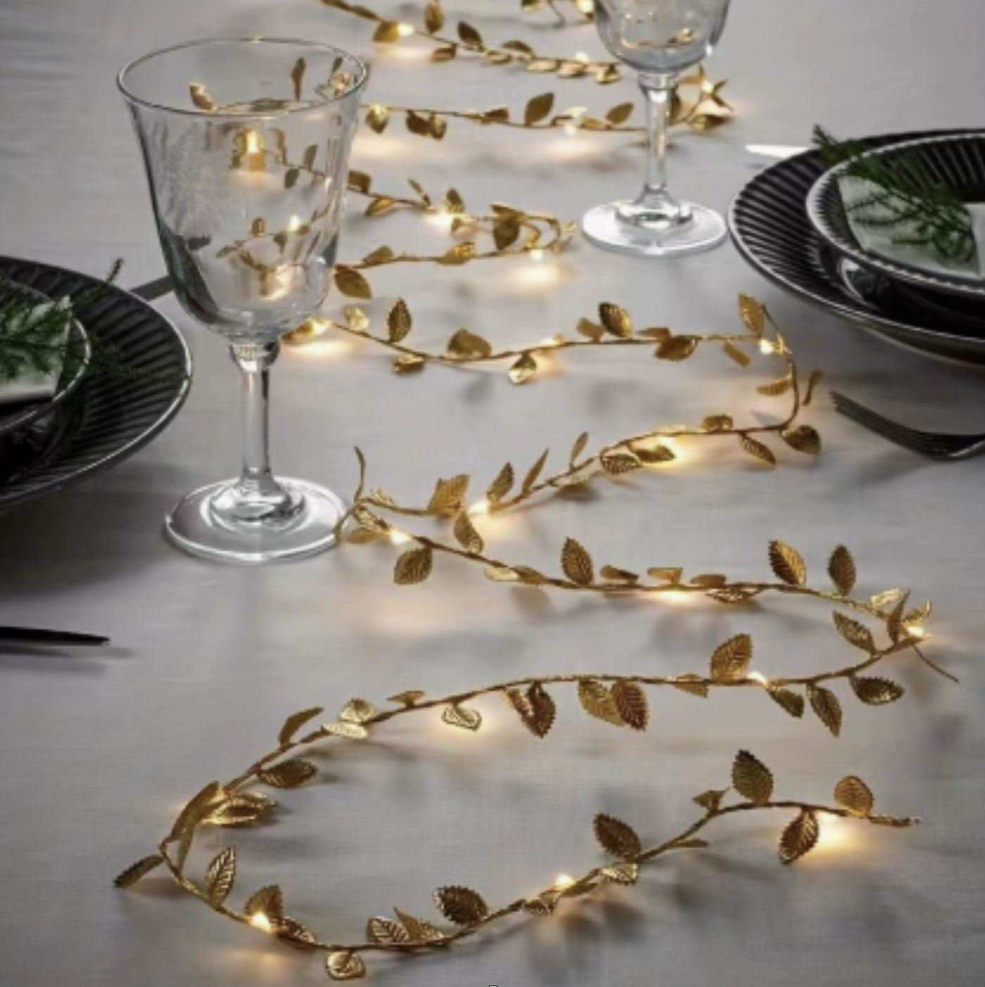 2m Battery-Operated Gold Leaf String Light