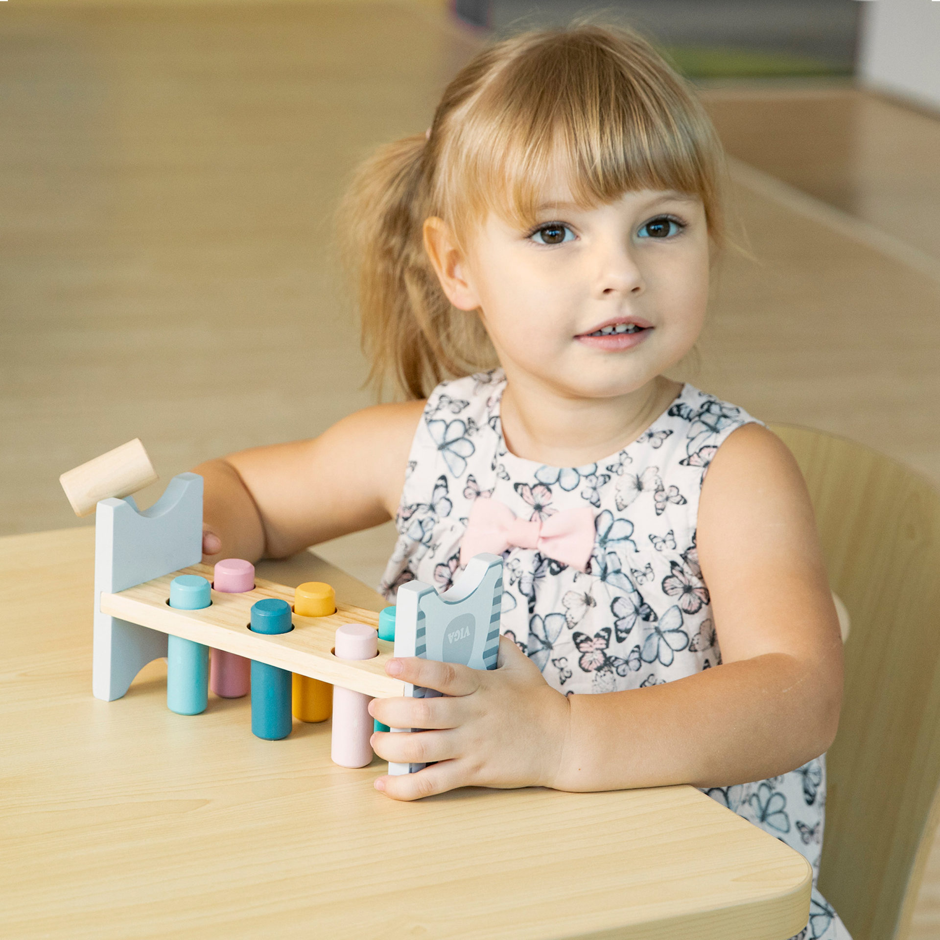 Kid's Wooden Pound A Peg Game