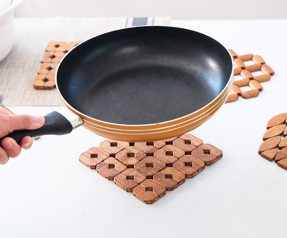 40 off on Pack of 3 Heat Resistant Wooden Pot Mats