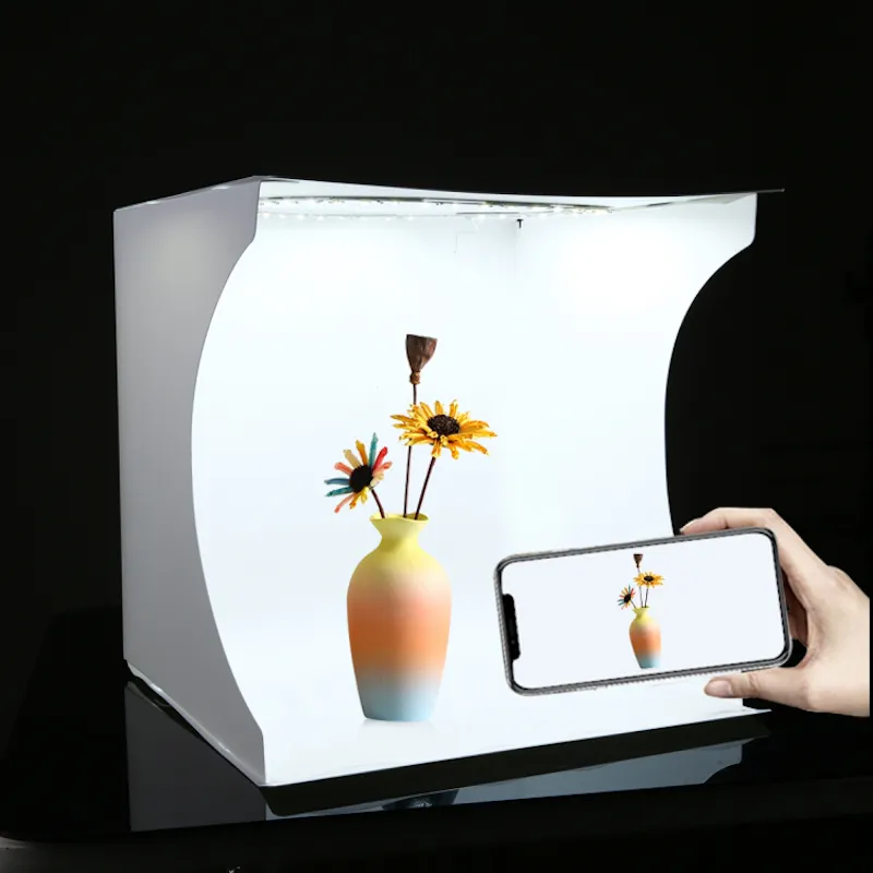 30cm - Phone and flowers not included