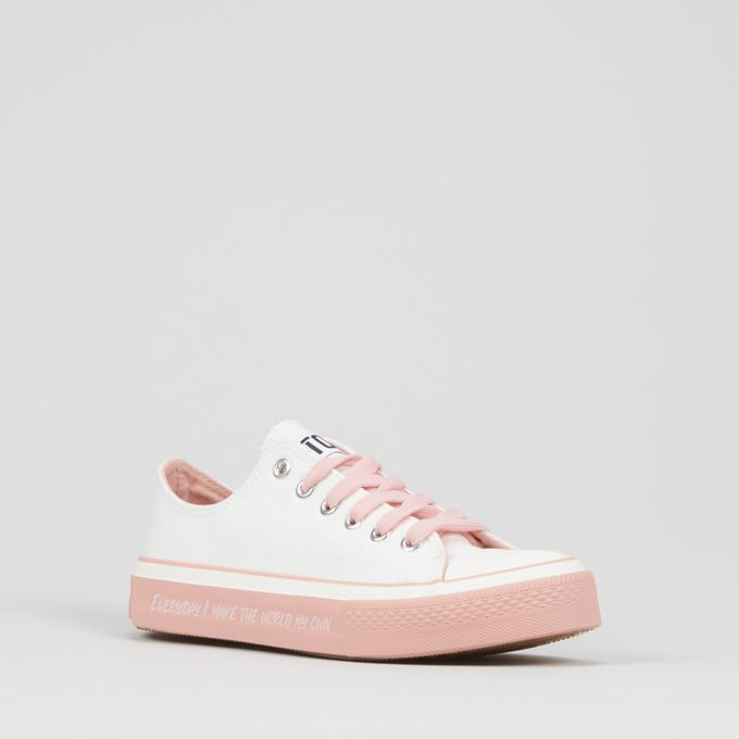 White/ Pink Foxing