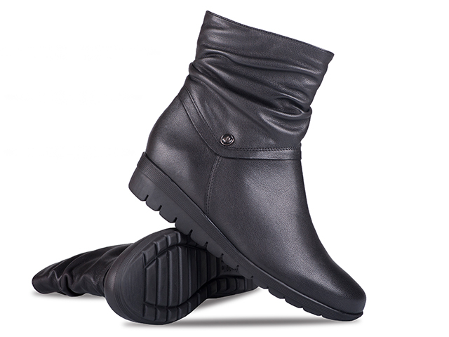 28% off on Genuine Leather Wedge Boot 