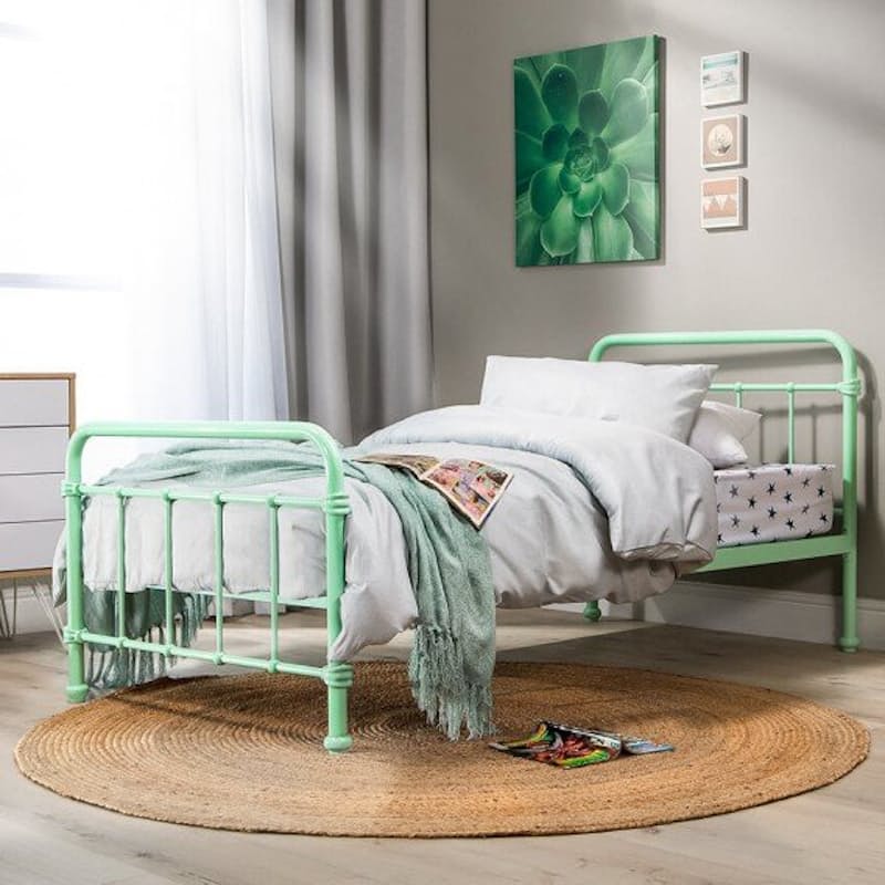 Cielo best sale metal beds