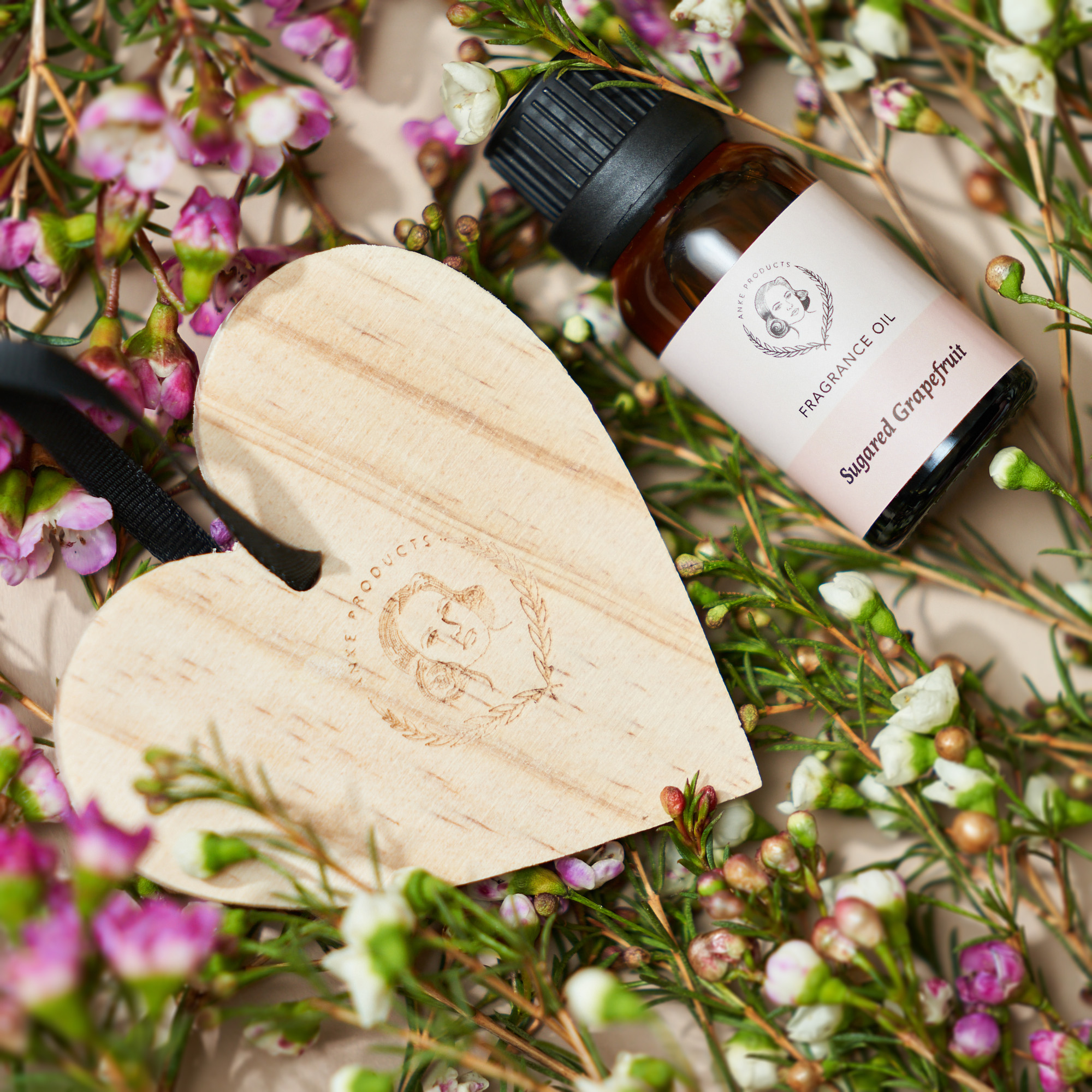 2x Wooden Aroma Tags with Essential Oils