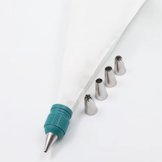 34 off on Icing Nozzles & Piping Bag