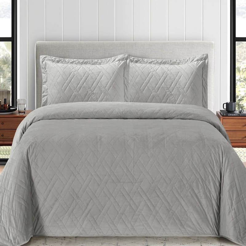 Velvet Pin Quilting Bedspread with Pillow Cases