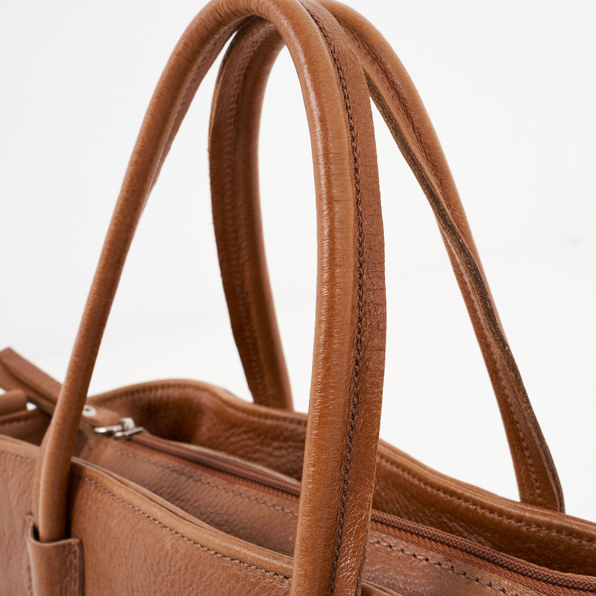 40% off on Zamada Leather Linda Handbag | OneDayOnly