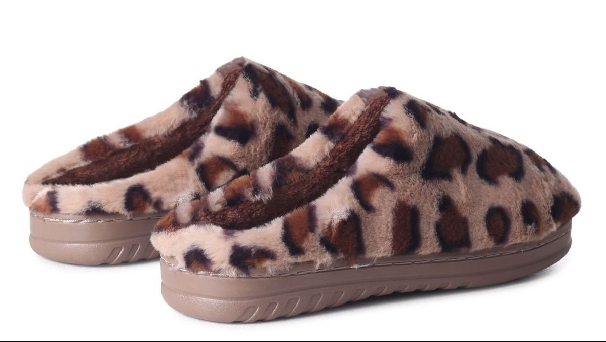 29% off on Linzi Ladies Leopard Padded Slippers OneDayOnly