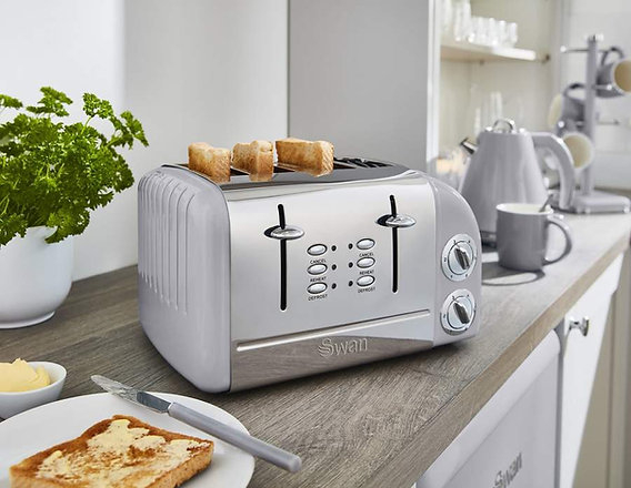 26% off on Swan 4 Slice Retro Toaster | OneDayOnly