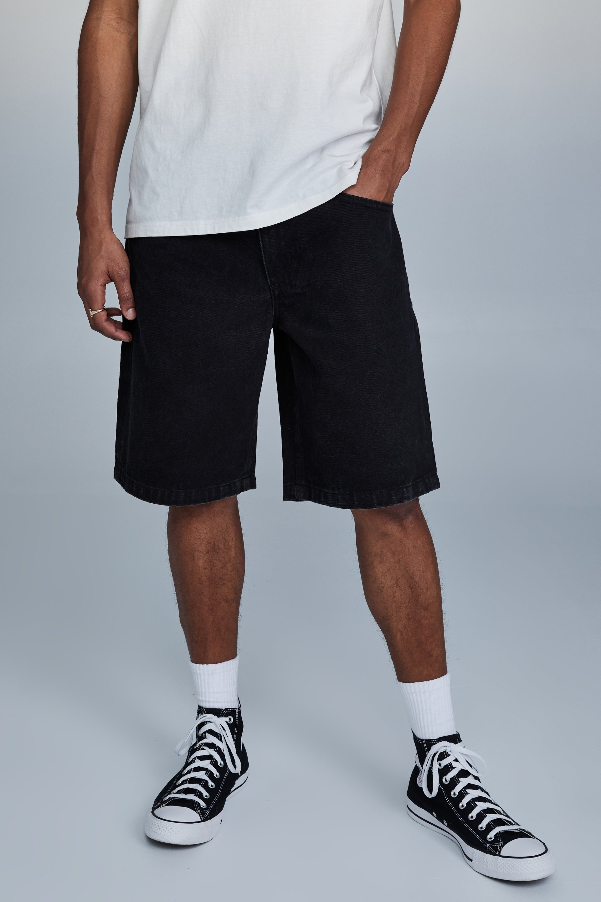 men loose shorts