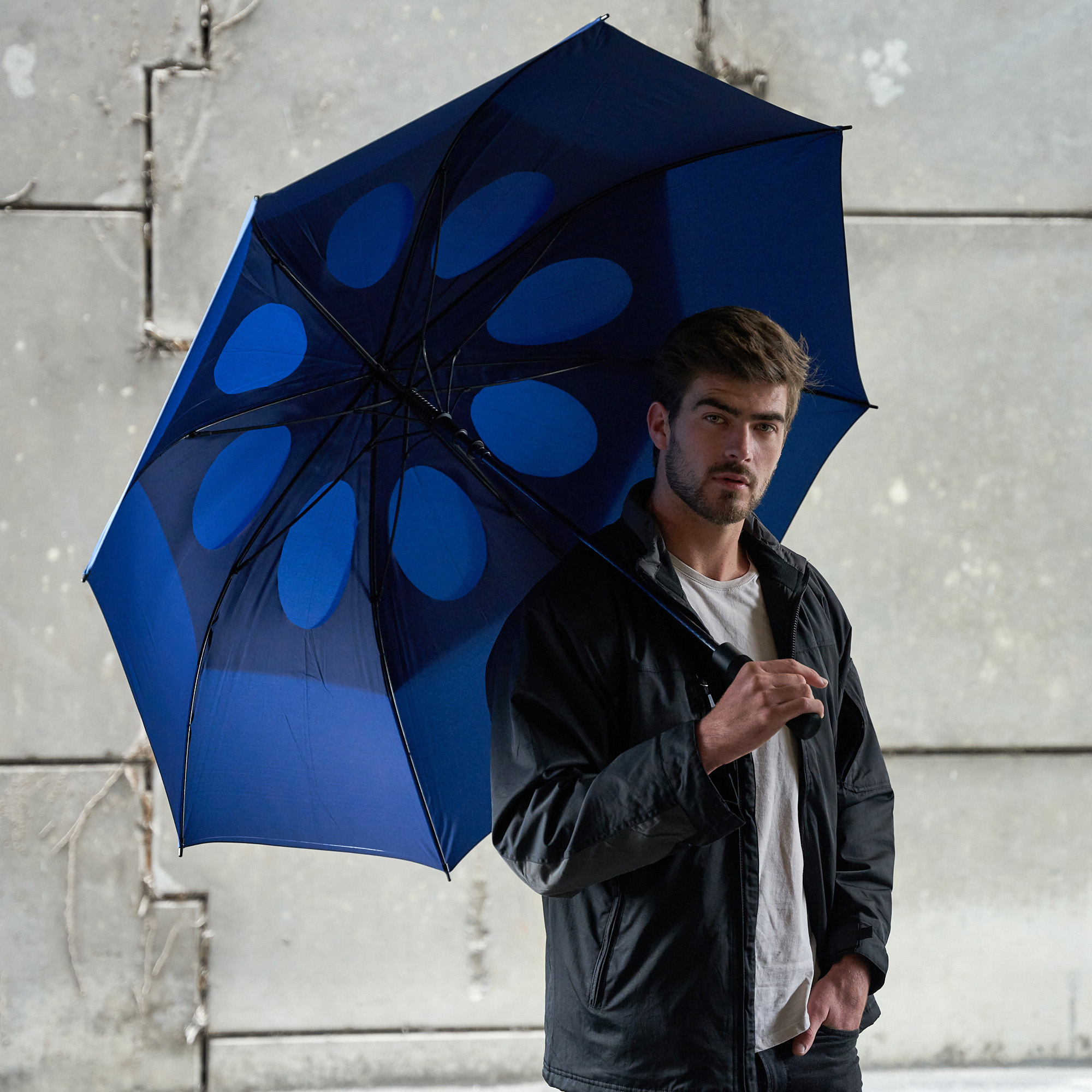 Alice Umbrellas Golf Auto Open Umbrella With Fiberglass Frame with Holes — R249 on OneDayOnly (was R360)