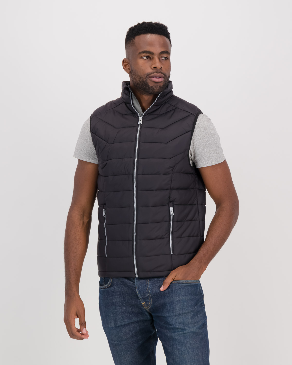 Men's White Sleeveless Puffer Hoodie Jacket at Rs 1569.00 | New Delhi| ID:  2849525674462