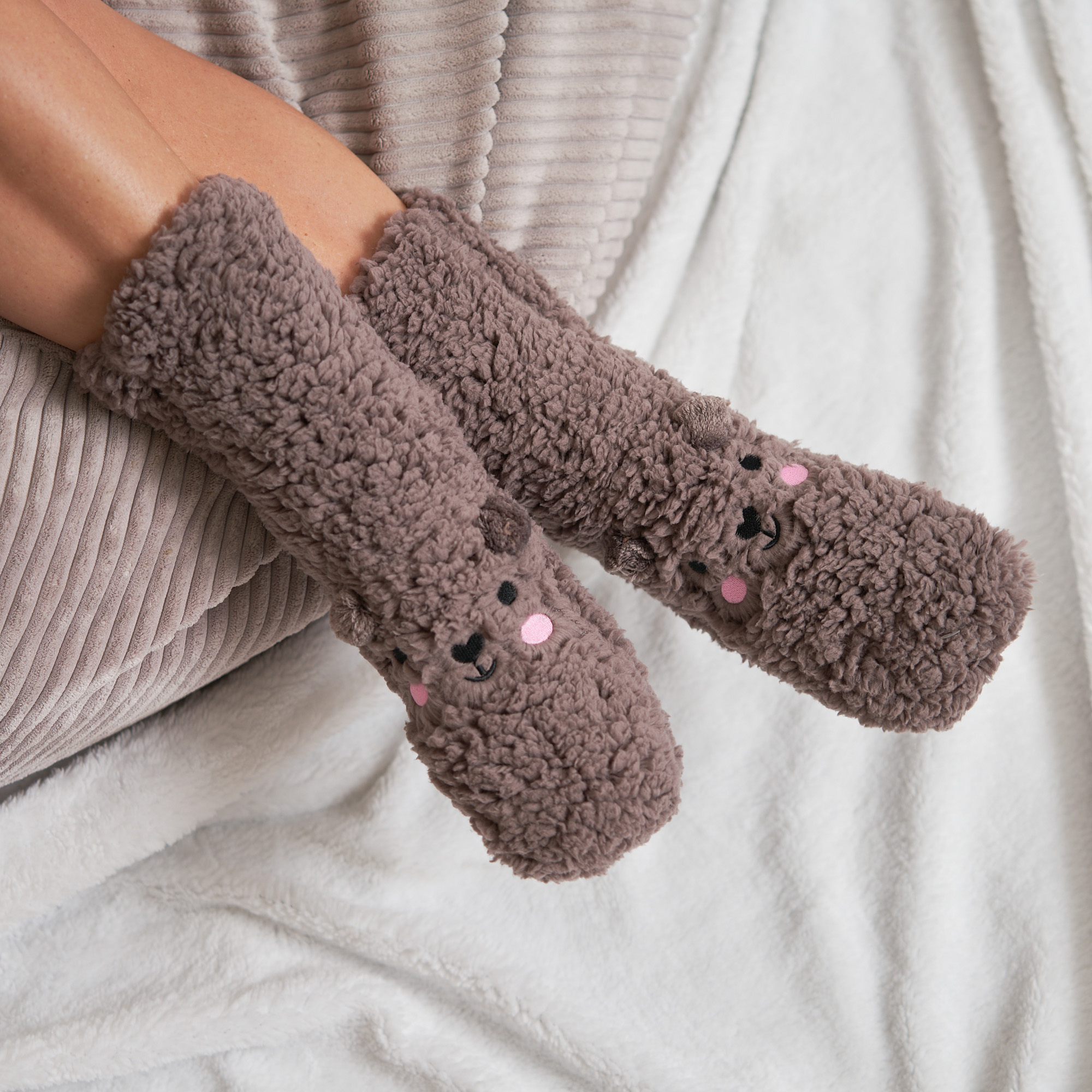 49 off on 2x Pairs of Unisex Slipper Socks OneDayOnly