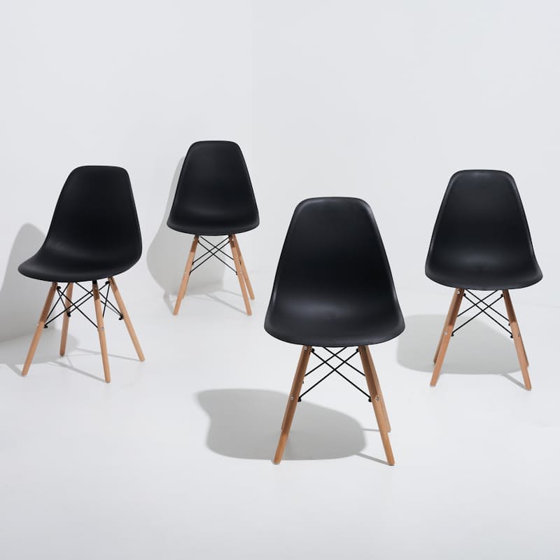 4x Eames Replica Oscar Chairs (R325 each)