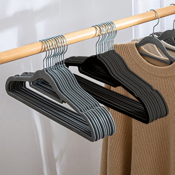 50x Non-Slip Velvet Hangers