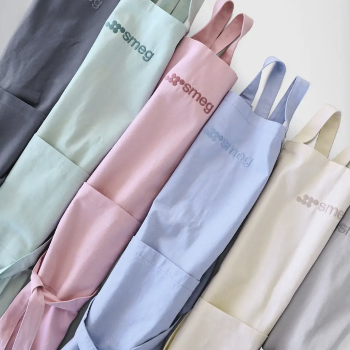 64 off on SMEG 100 Cotton Branded Retro Apron OneDayOnly