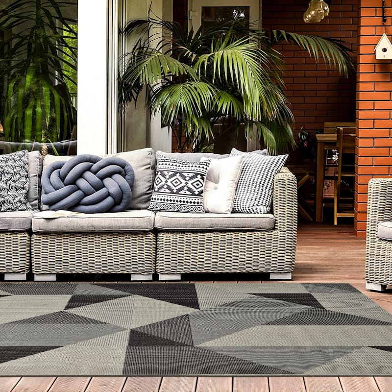 60% off on Indoor/Outdoor Mosaic Rug | OneDayOnly
