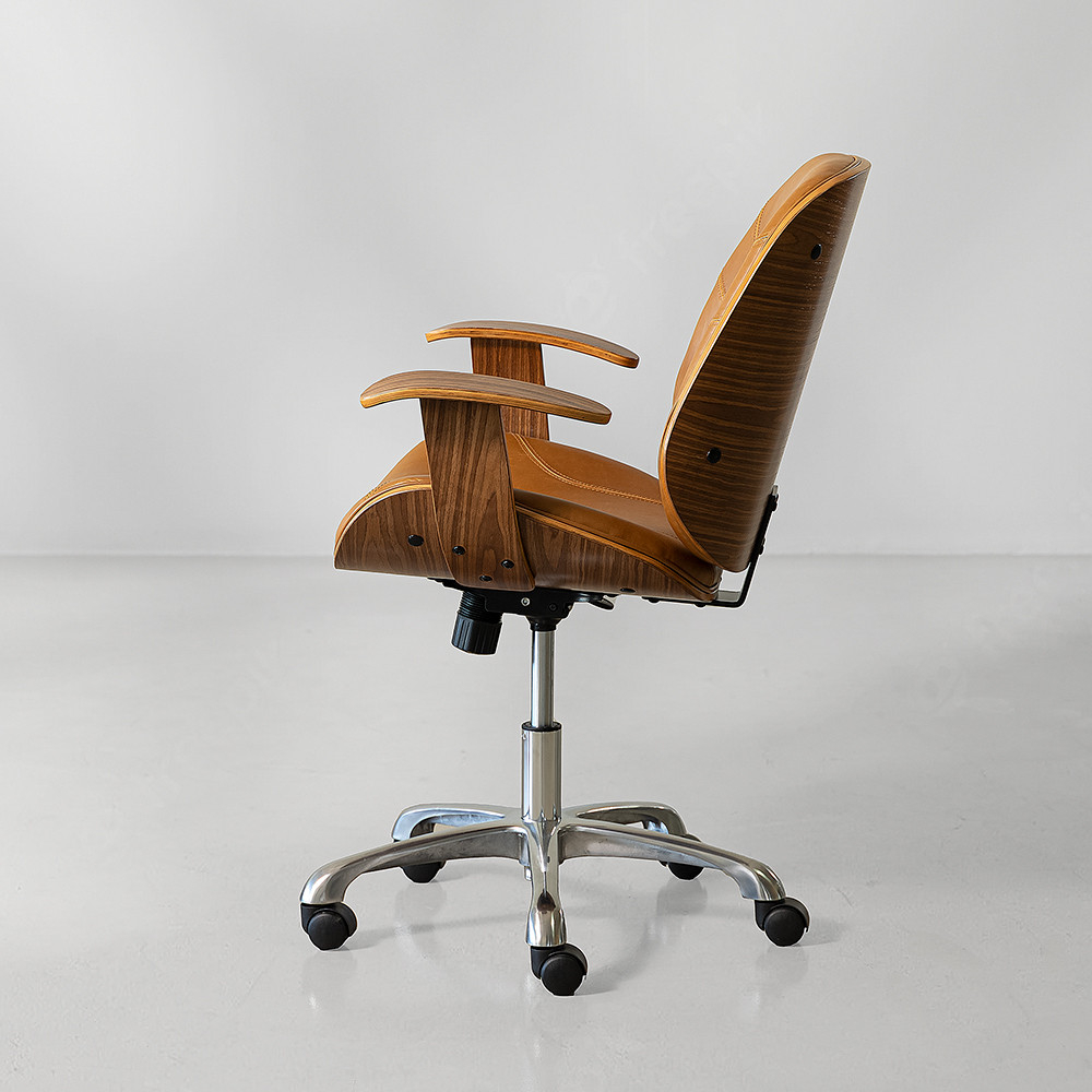R700 off on Specter Leather Office Chair | OneDayOnly