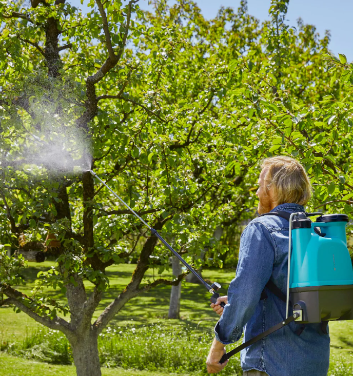 28% off on Gardena 12L Backpack Sprayer | OneDayOnly