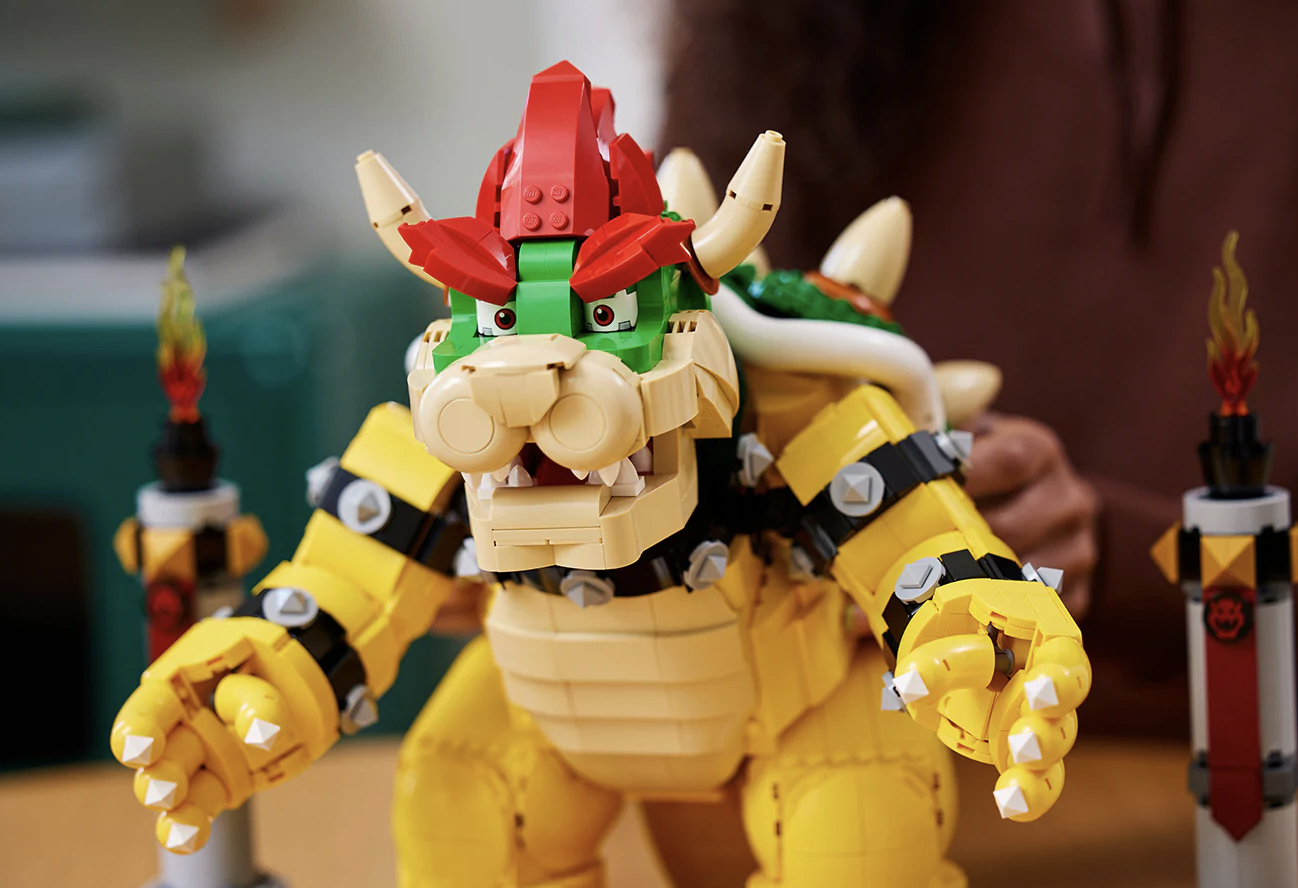 Terrify Lego Mario with this 2807-piece Mighty Bowser kit