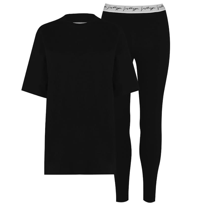 Black t shirt with black leggings cheap