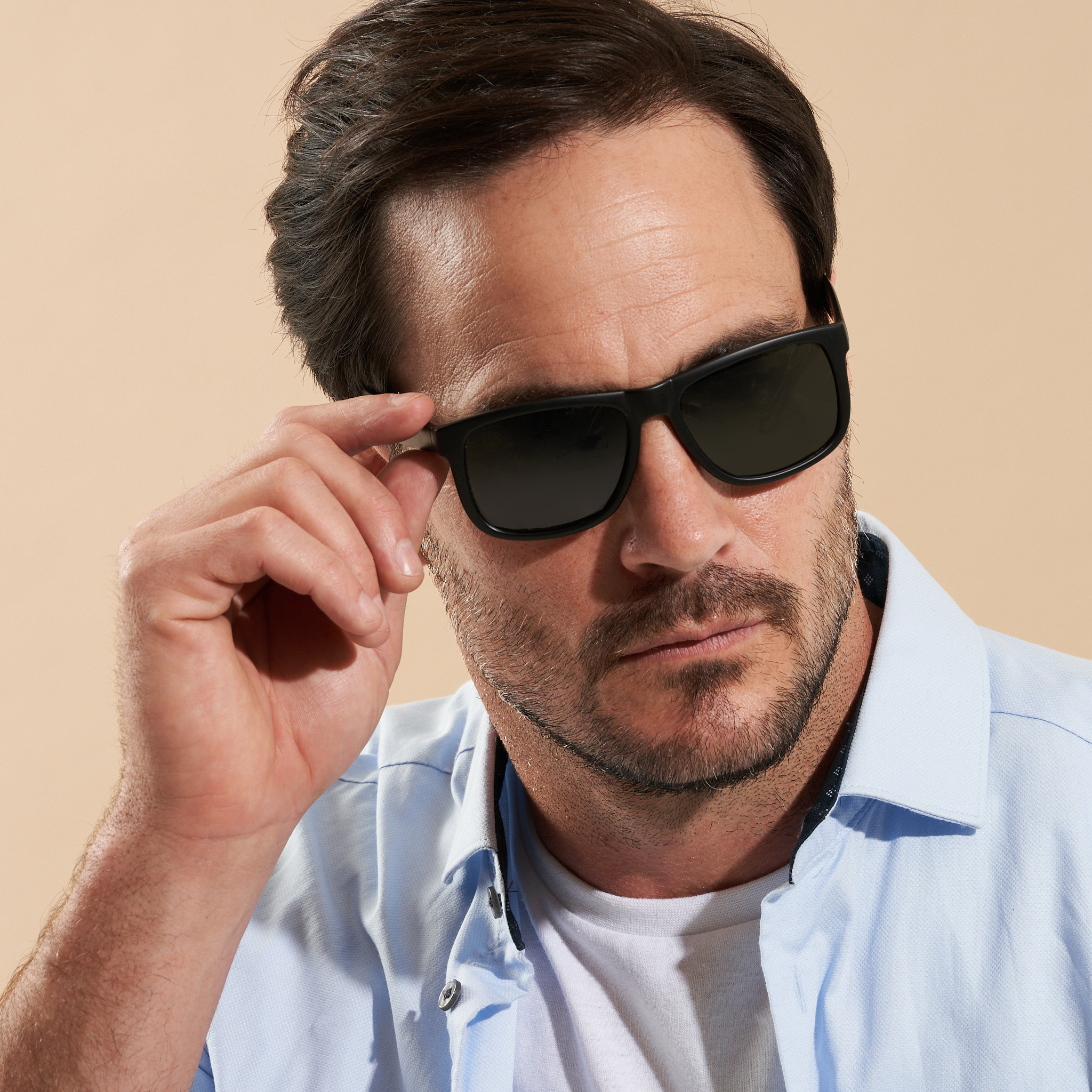 34% off on Men's Rectangular Sunglasses | OneDayOnly