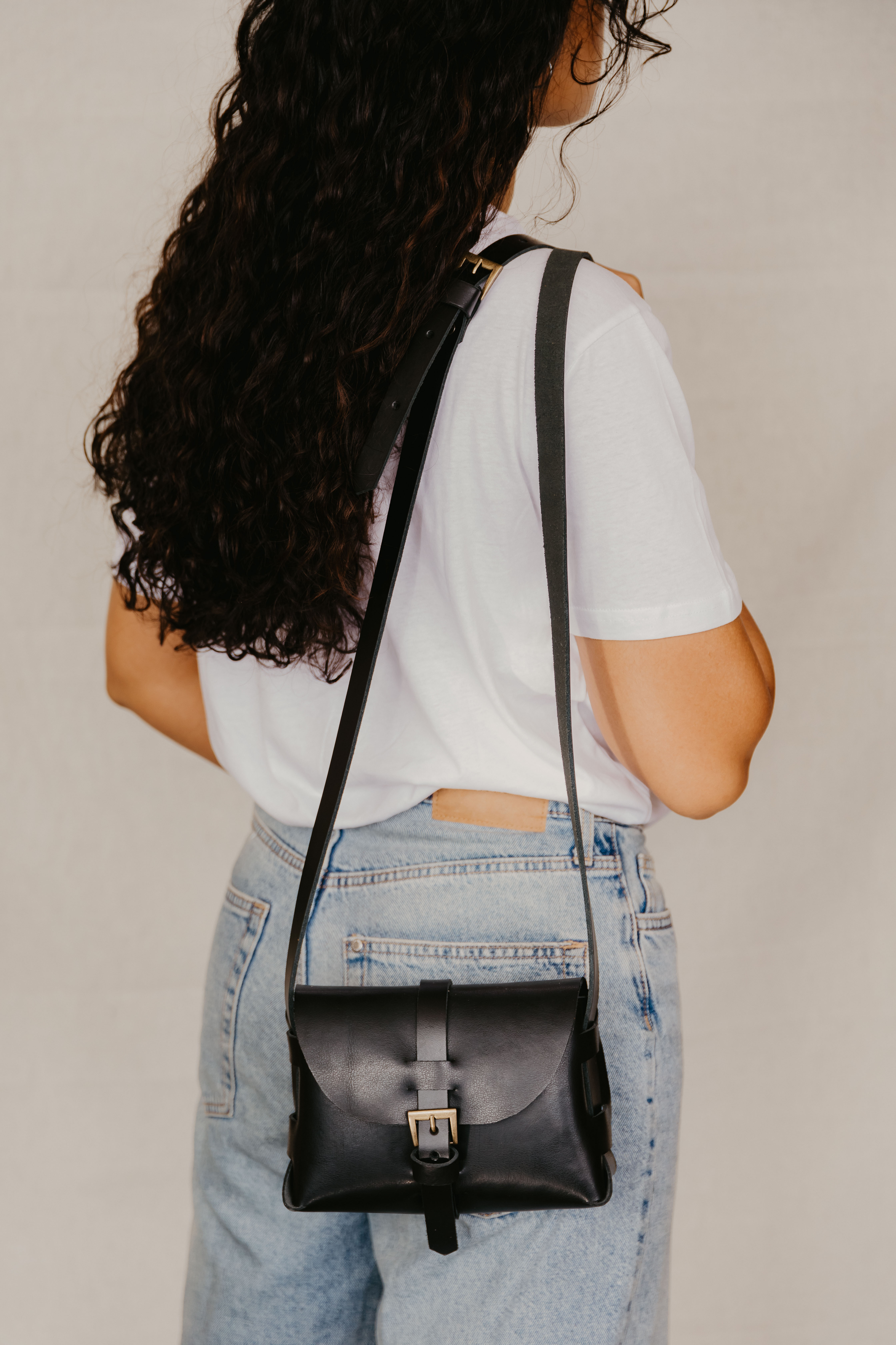 20% off on Ilundi Genuine Leather Signature Bag | OneDayOnly