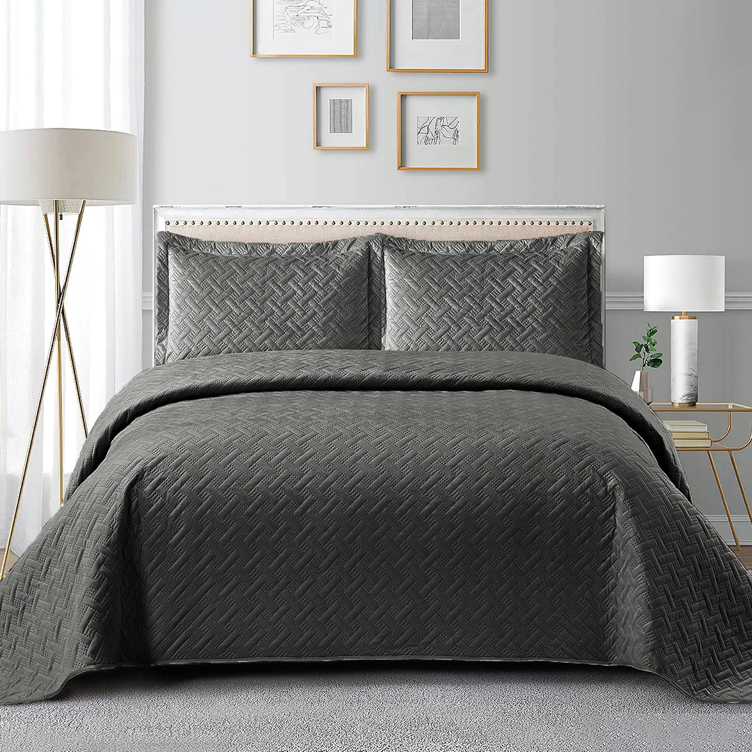 Velvet Pin Quilting Bedspread Set