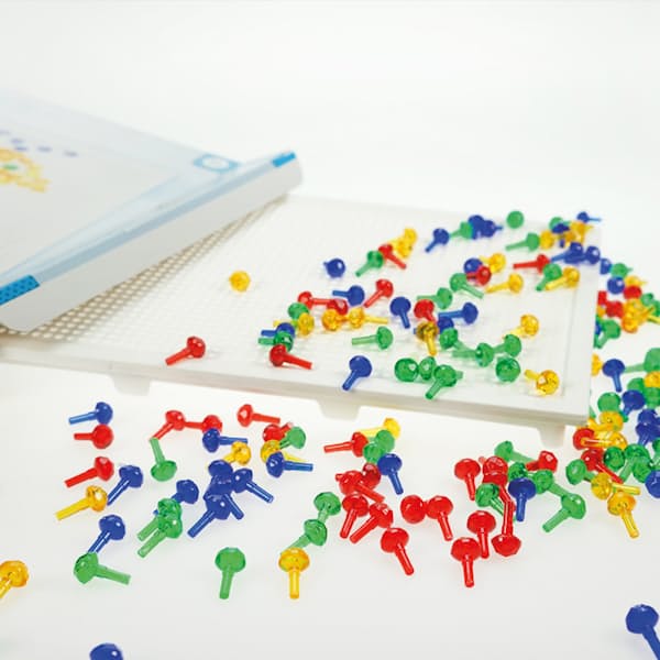 1000x Transparent Colour Pegs and Peg Board Sets