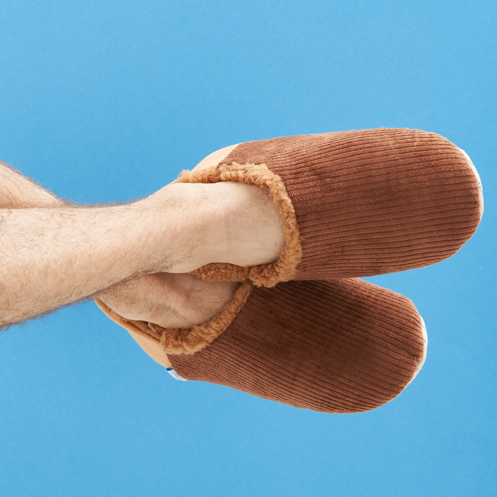 26 off on Snoozies Men's Fleece Lined Slippers OneDayOnly