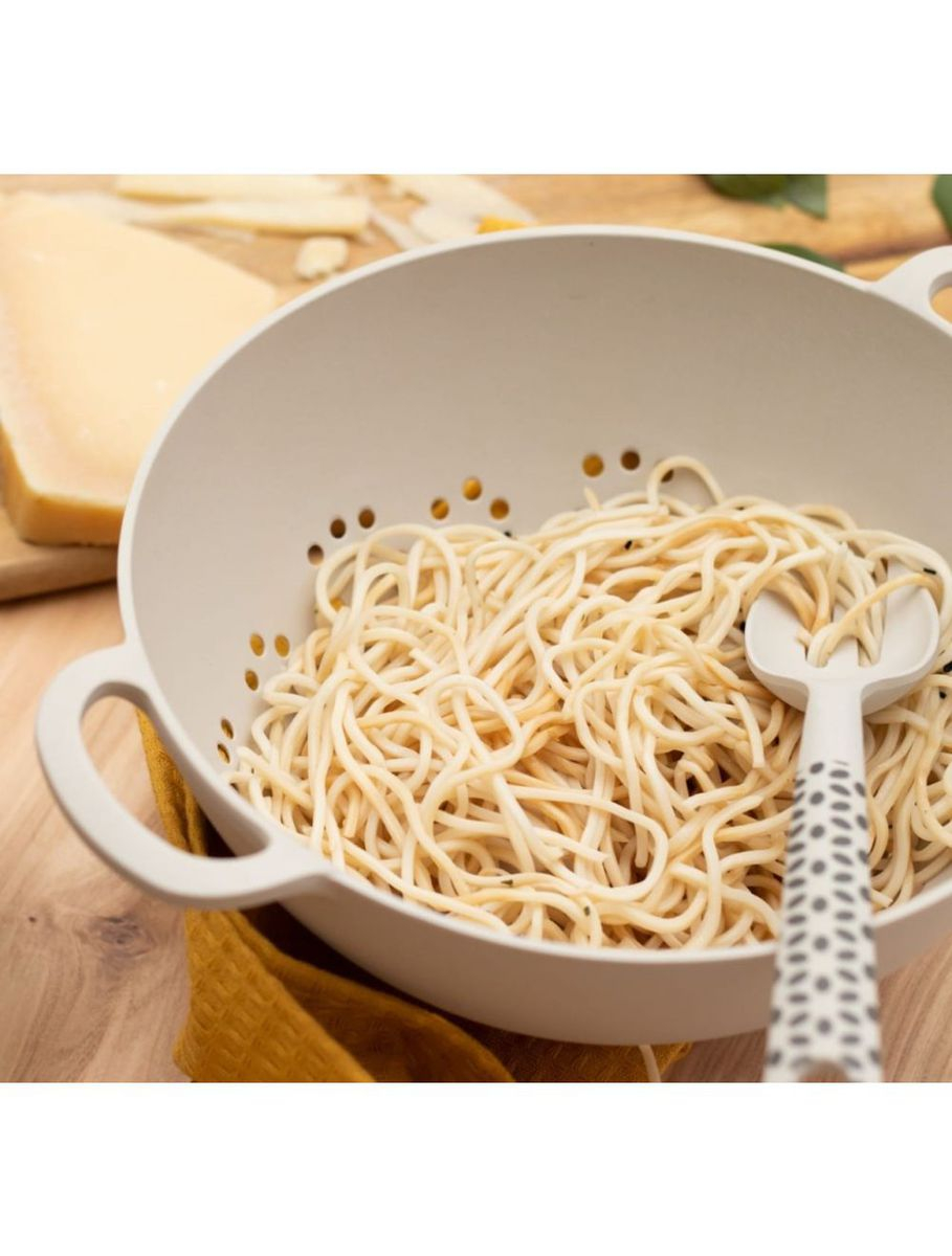 Only Colander is included