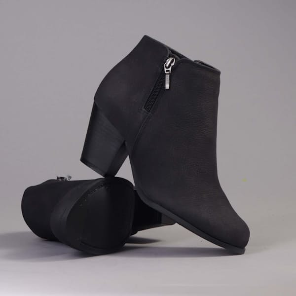 Ladies Zipped Ankle Boot