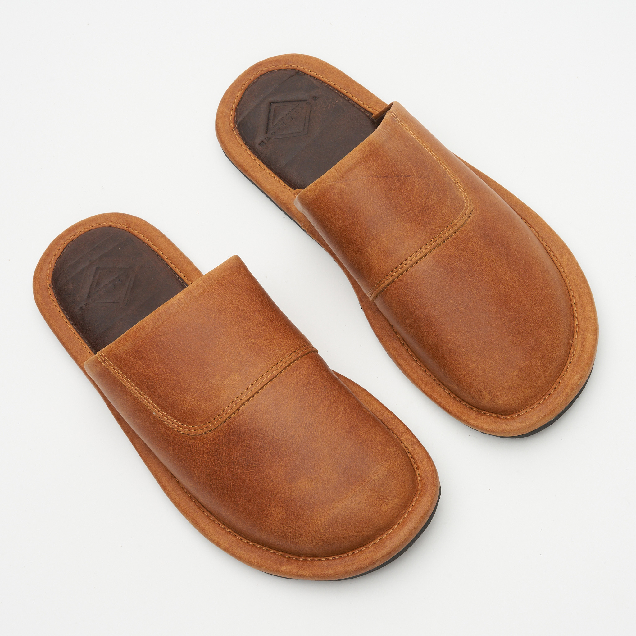 39% off on Men's Genuine Leather Slippers | OneDayOnly