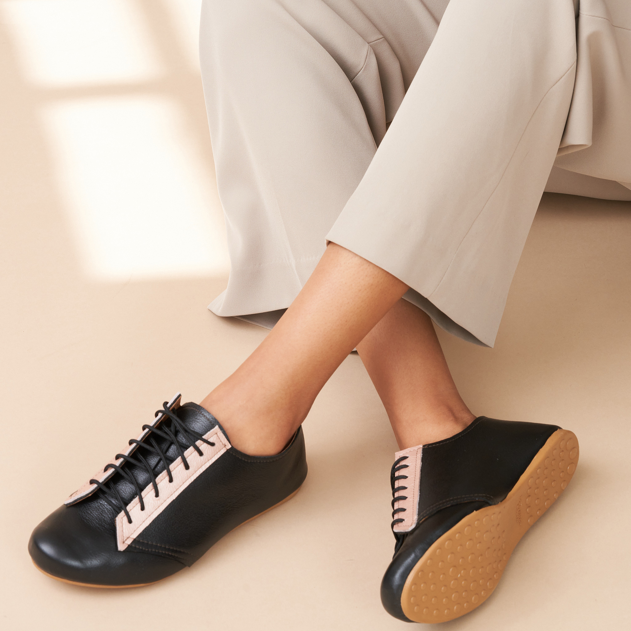 Ladies Leather Lace-Up Shoes