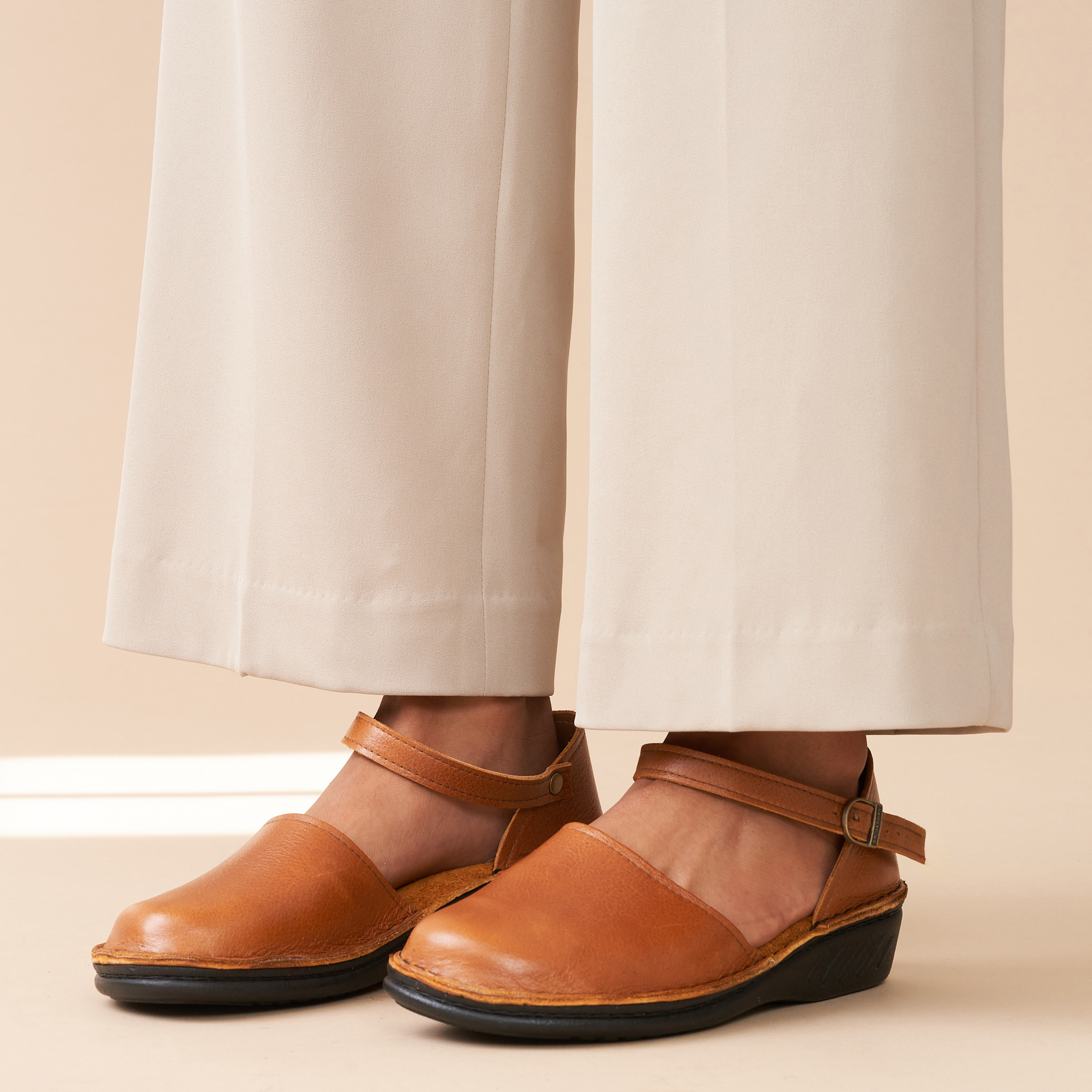 Ladies Genuine Leather Strap Sandals
