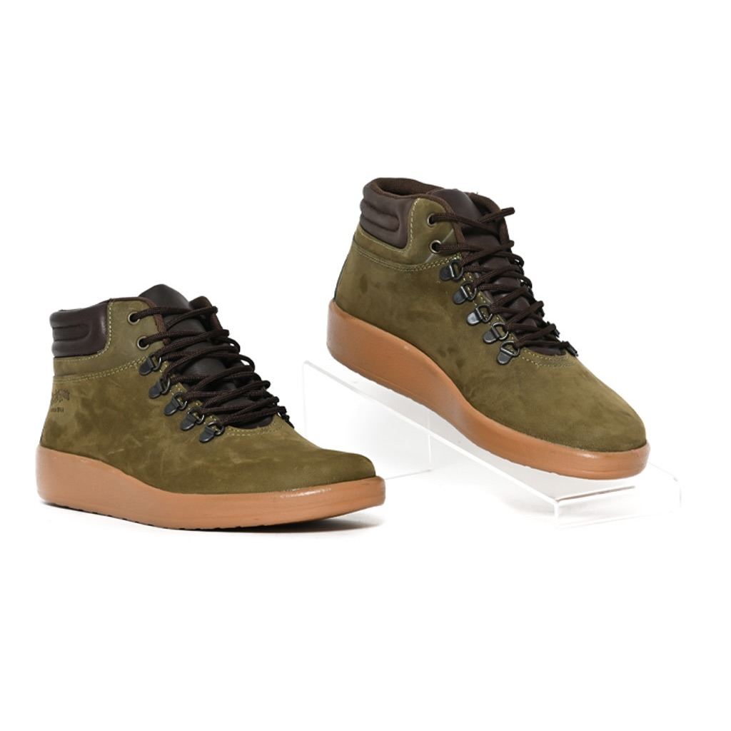 42% off on Men's Leather Levi Sneakers | OneDayOnly