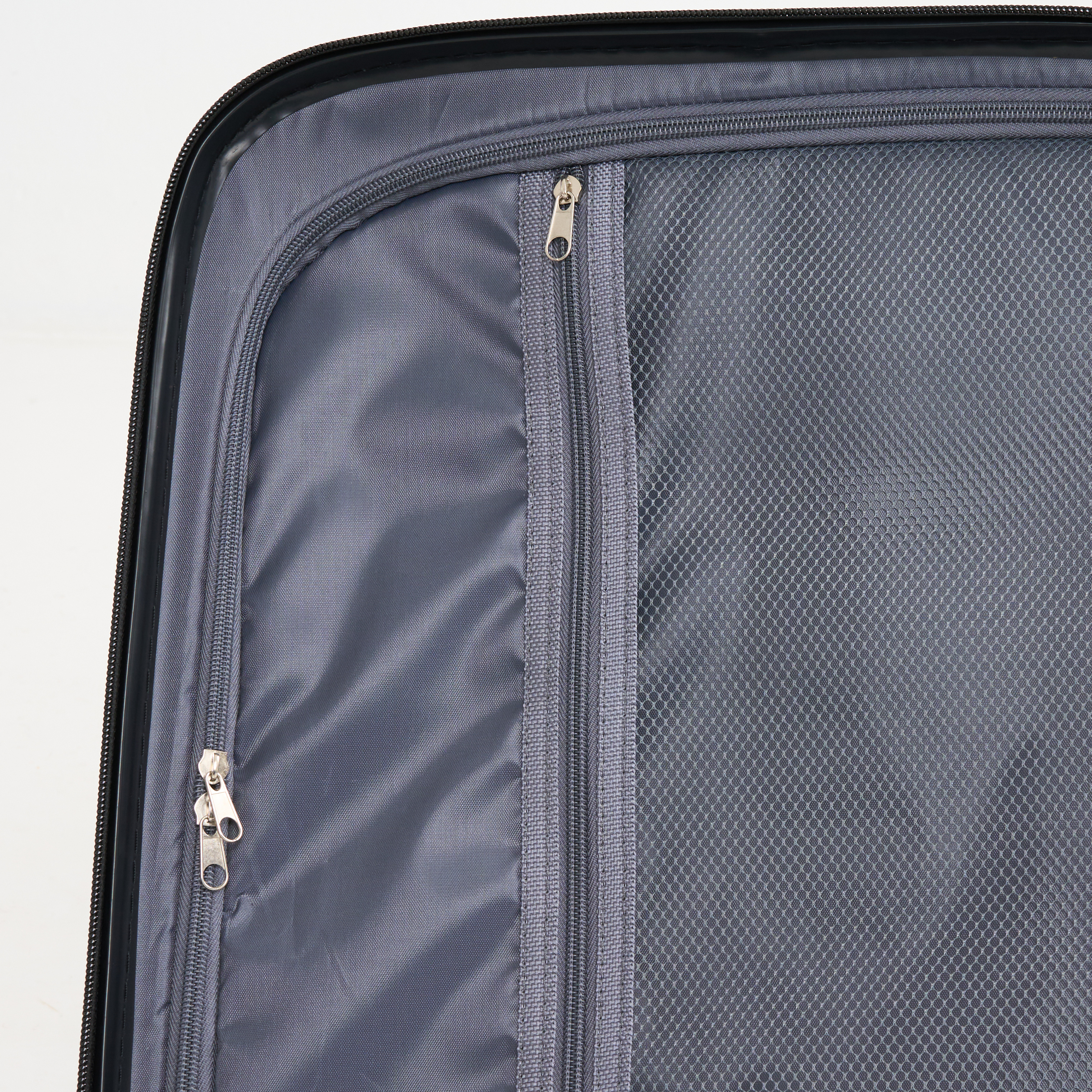 47% off on Venus Hardside Trolley Luggage | OneDayOnly