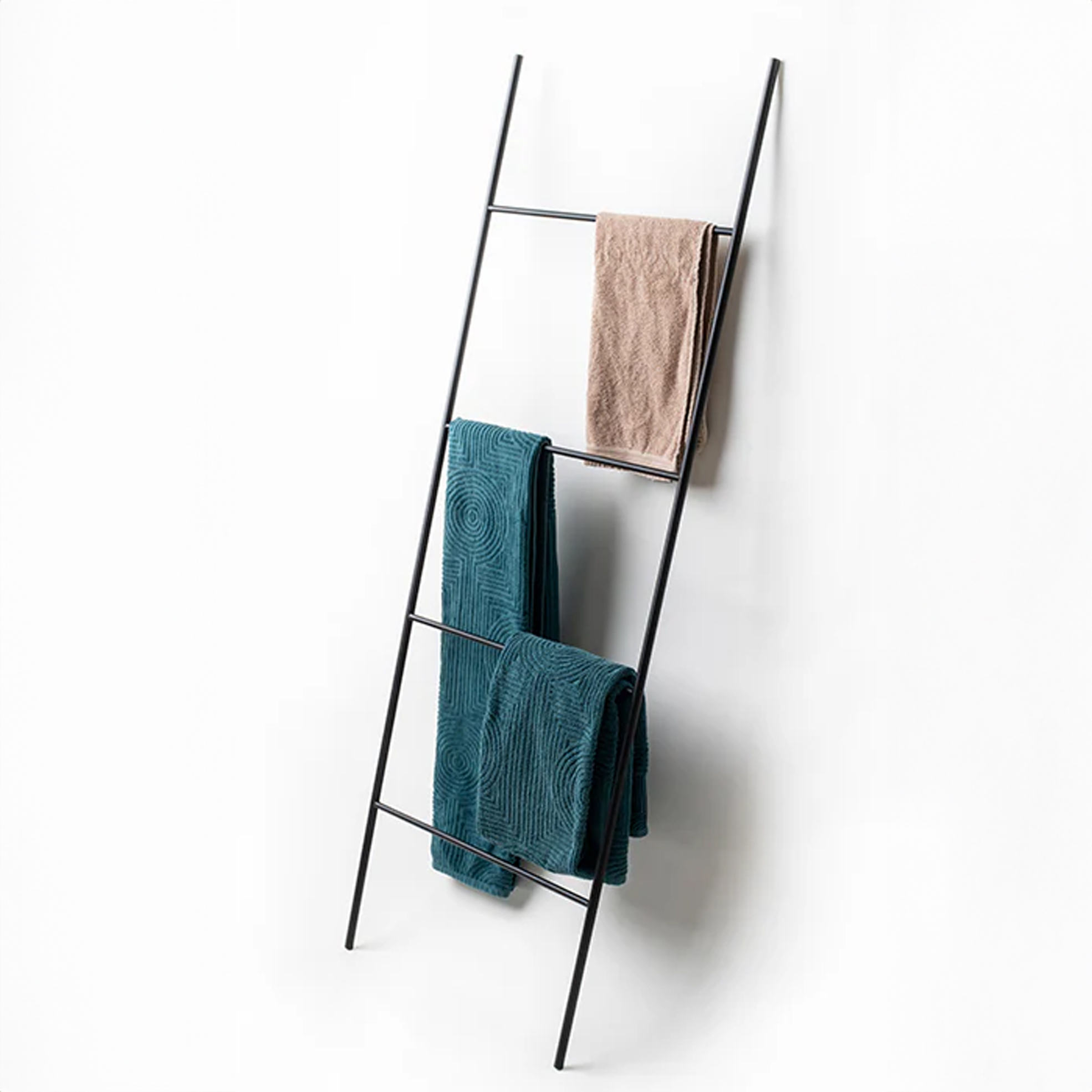 Metal Ladder Towel Hanger