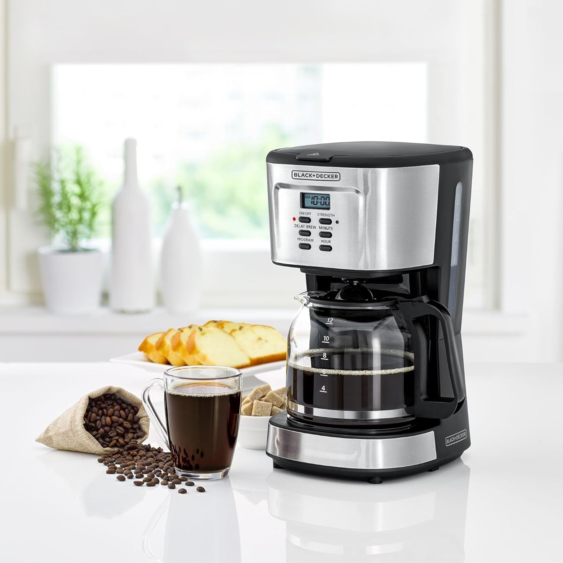 900W 12 Cup 24 Hours Programmable Coffee Maker (Model: DCM85-B5)