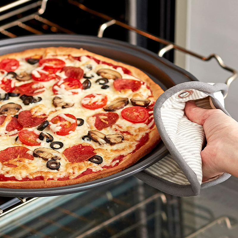 2x 35cm Non-Stick Pizza Pans