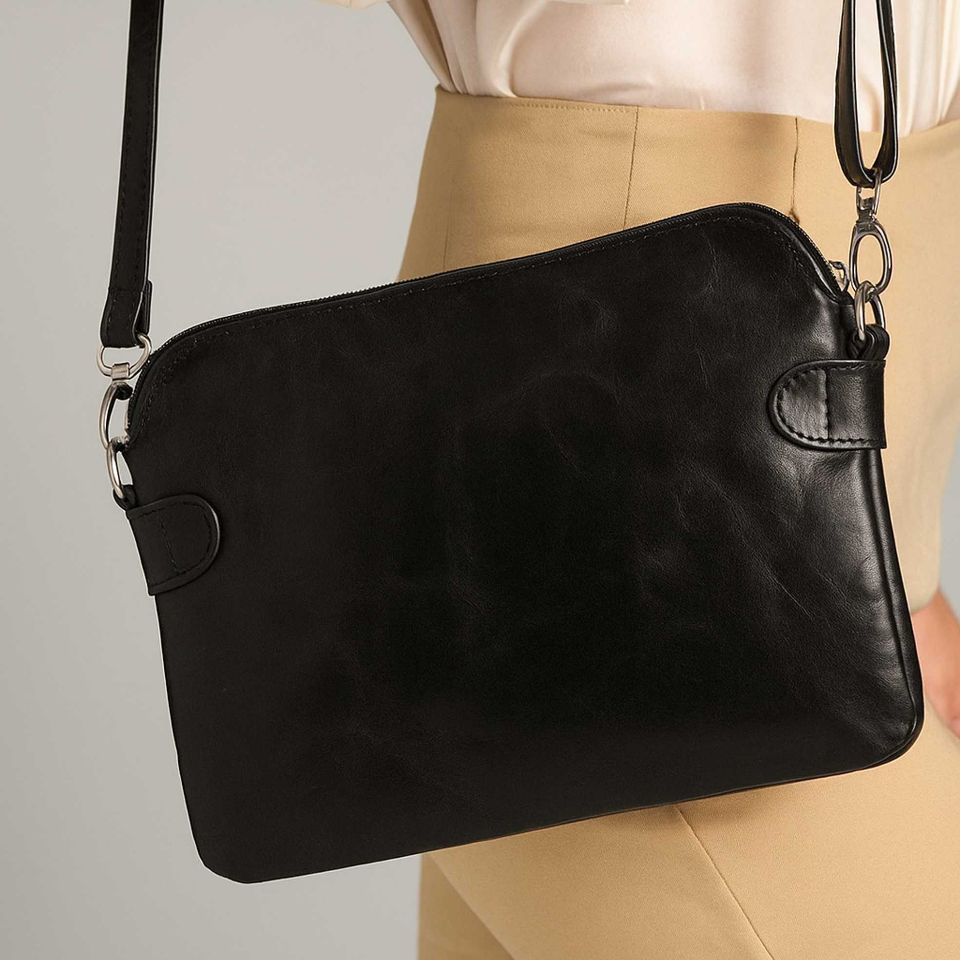 Ladies Genuine Leather Phume Messenger Bag