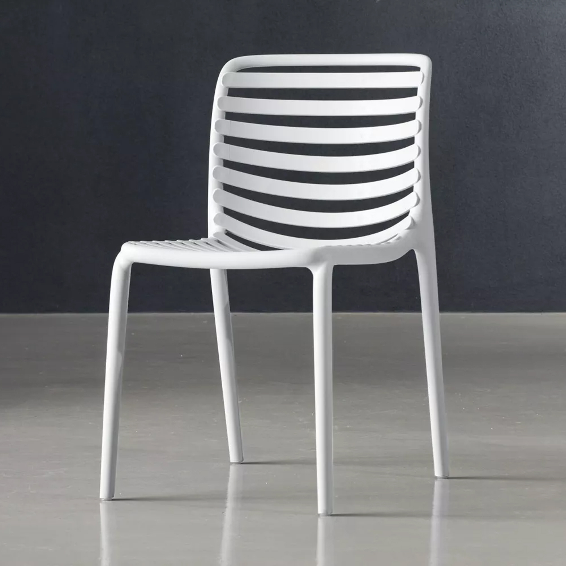 Layna Modern Dining Chair — R999 on OneDayOnly (was R1600)