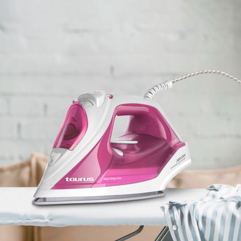 2200W Jade Ceramic Steam Iron (Model: 918635)